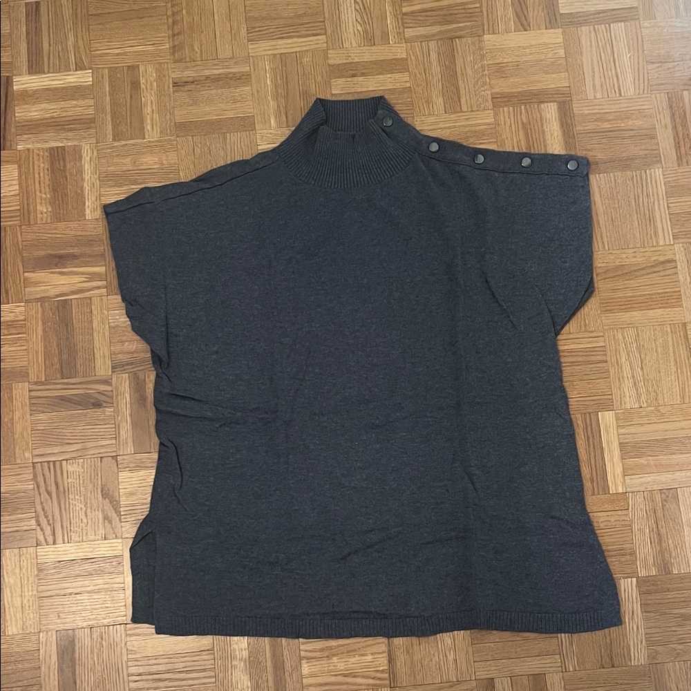 Vince Camuto Dark Gray Button-Shoulder Blouse